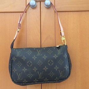 Louis Vuitton like small satchel.